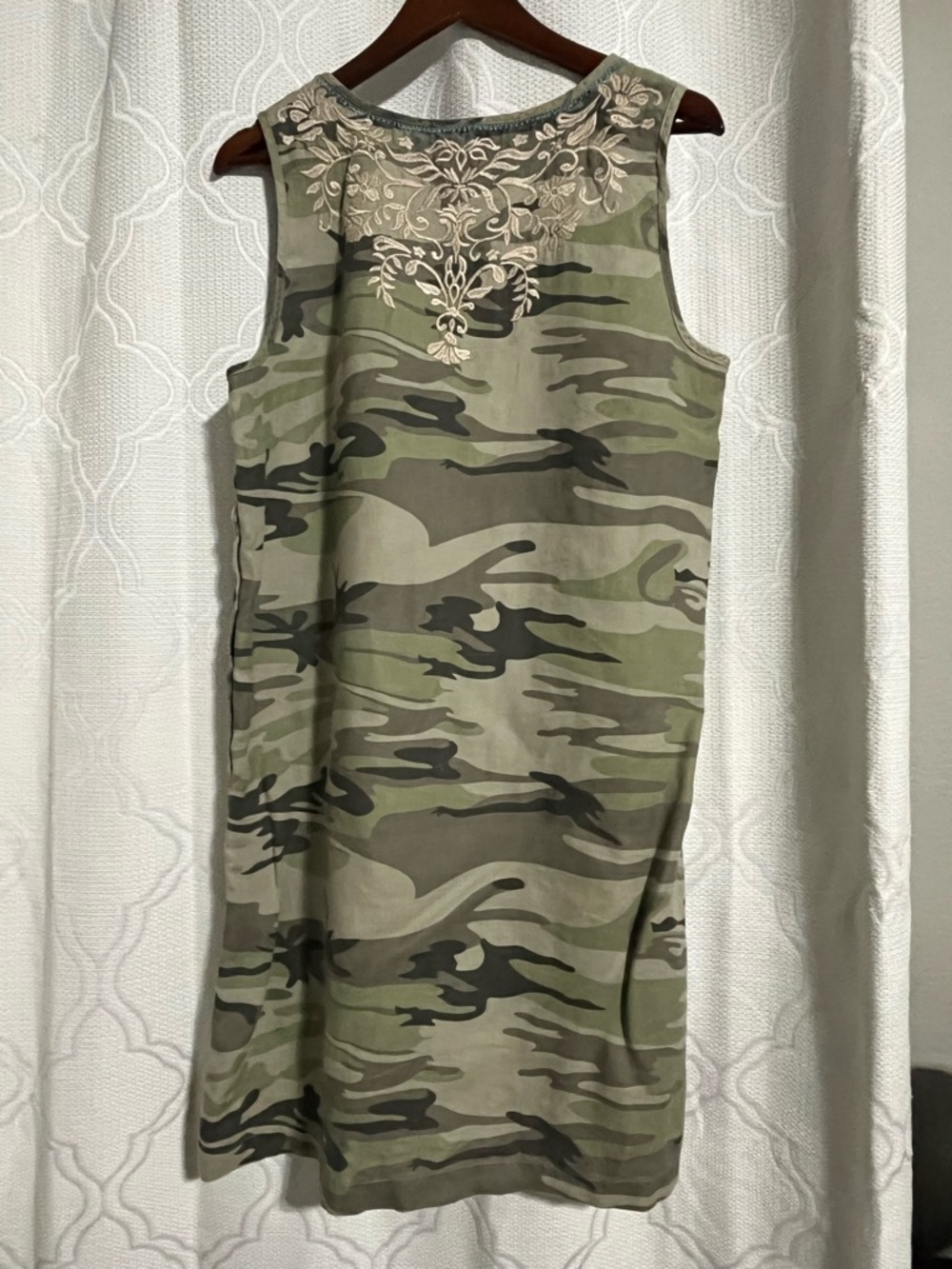 Johnny Was Camo Dress with Embroidered Neckline ~ Size Medium - Picture 4 of 4